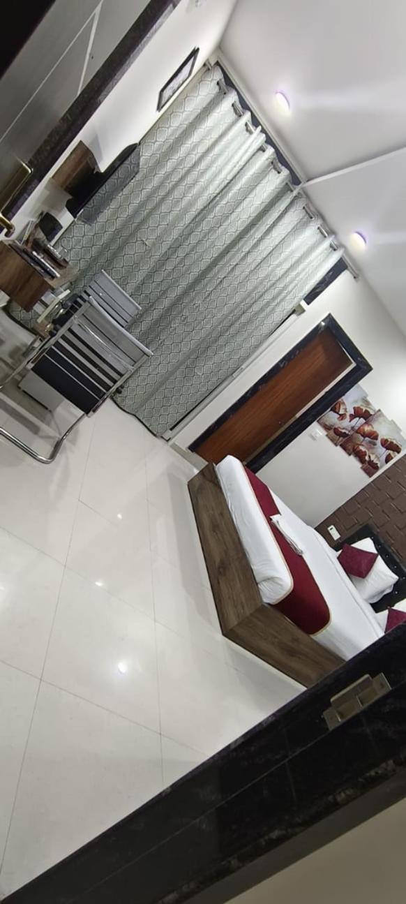 Hotel Vaishnavi Grand Miriālgūda Extérieur photo