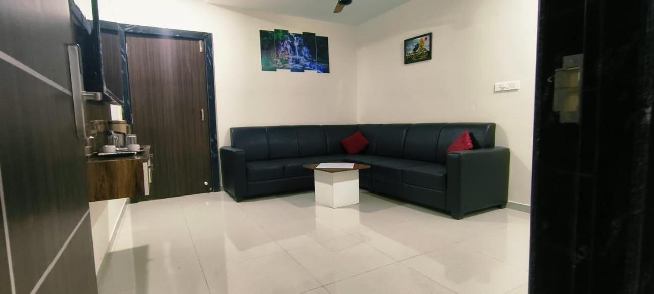 Hotel Vaishnavi Grand Miriālgūda Extérieur photo