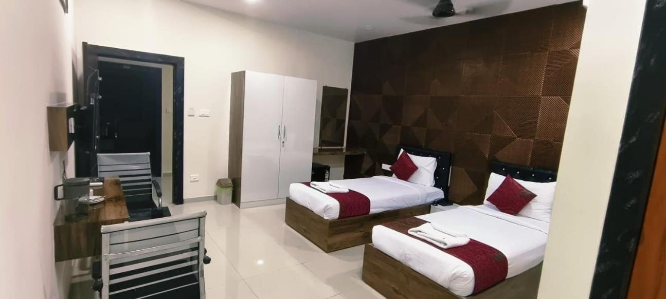 Hotel Vaishnavi Grand Miriālgūda Extérieur photo